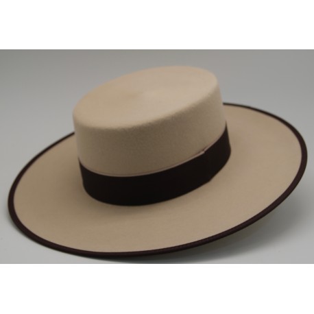 Sombrero de lana color vainilla